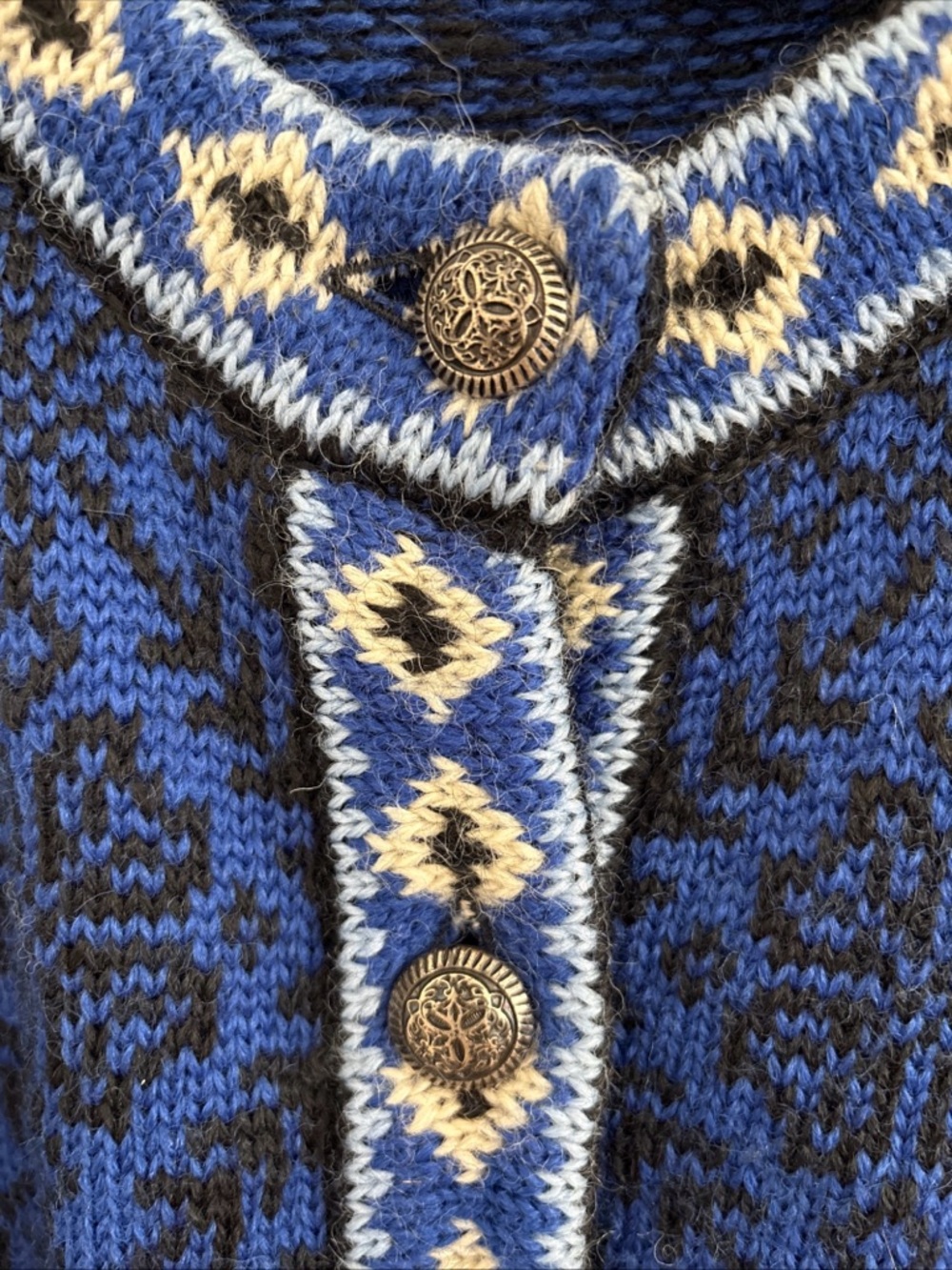 Vintage L.L.Bean Merino Wool Nordic Fair Isle sweater silver buttons size Medium - Picture 3 of 9